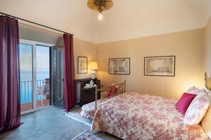 5 slaapkamers, een strijkplank/strijkijzer, reisbedje, gratis wifi