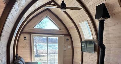 Timber Arch | Unique Lake Gem ~ Yard ~ Kayak/Board