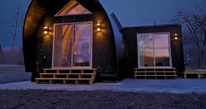 Timber Arch | Unique Lake Gem ~ Yard ~ Kayak/Board