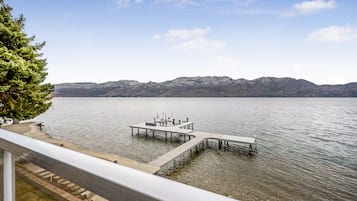 Dock