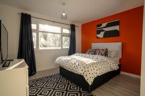 2 chambres, lit parapluie, Wi-Fi, draps fournis