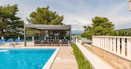 Lovely apartment in Mrljane