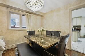 تناول الطعام