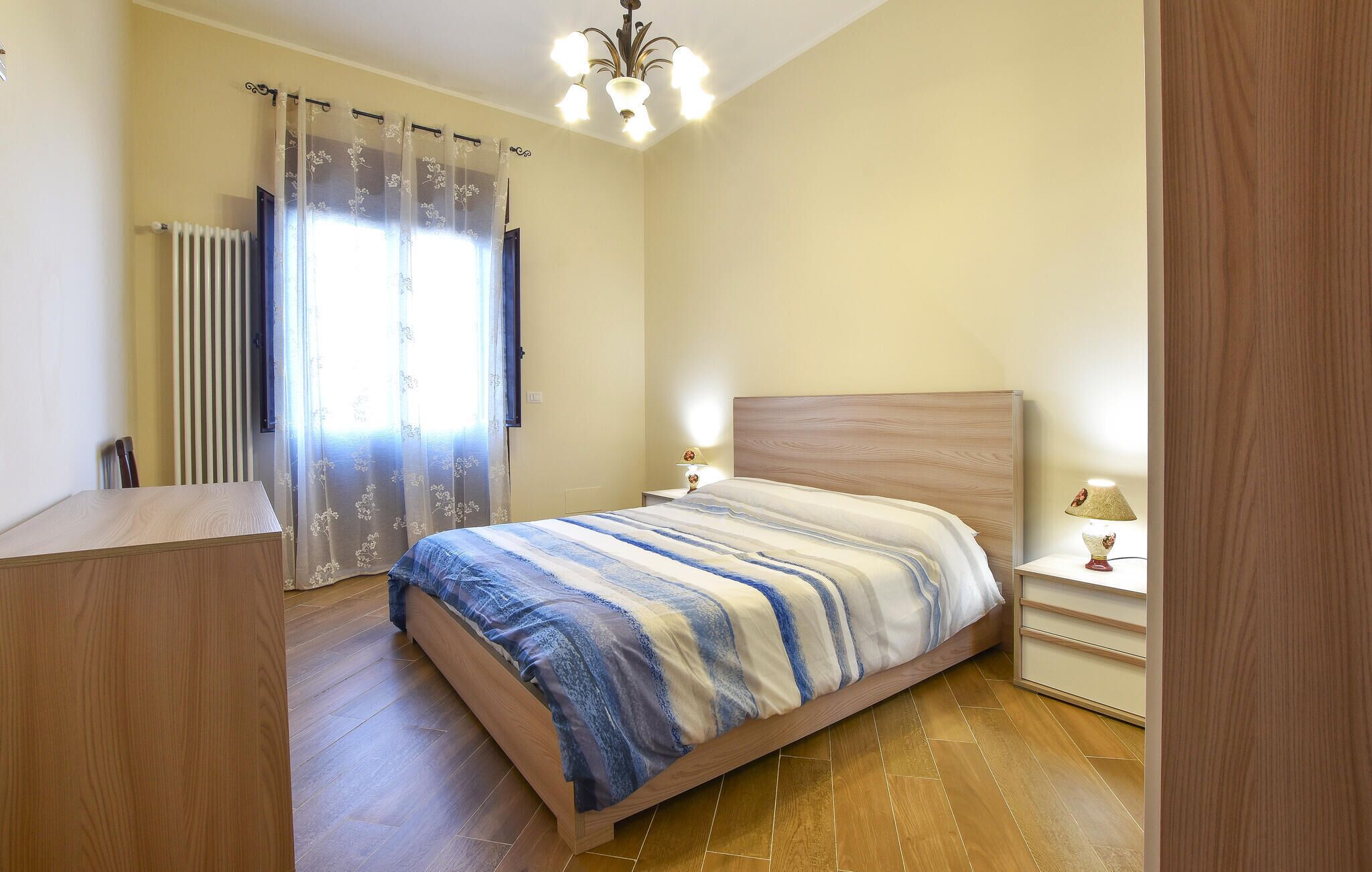 2 chambres, fer et planche à repasser, Wi-Fi gratuit