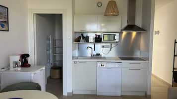 Refrigerador, microondas, lavavajillas, tostadora