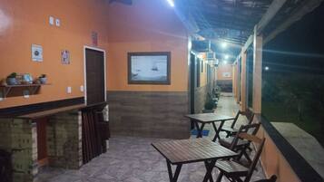 Télévision LCD de 16 pouces avec chaînes numériques