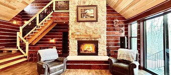 HundredAkre Wood Cabin~2 King beds~River View~Sauna