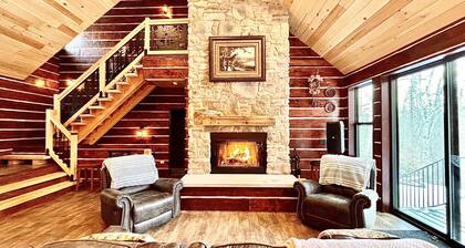 HundredAkre Wood Cabin~2 King beds~River View~Sauna