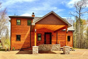 Exterior - HundredAkre Wood Cabin~2 King beds~River View~Sauna (Republic)