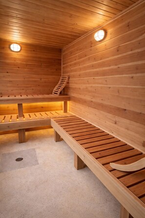 Sauna - HundredAkre Wood Cabin~2 King beds~River View~Sauna (Republic)
