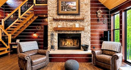 HundredAkre Wood Cabin~2 King beds~River View~Sauna