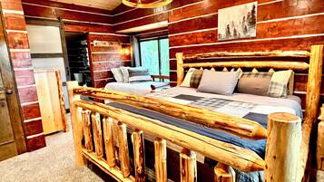 3 slaapkamers, een bureau, een strijkplank/strijkijzer, gratis wifi