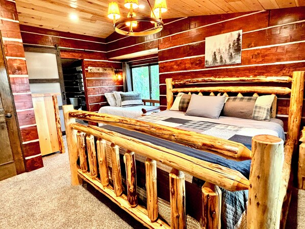 3 Schlafzimmer, Schreibtisch, Bügeleisen/Bügelbrett, Reisekinderbett