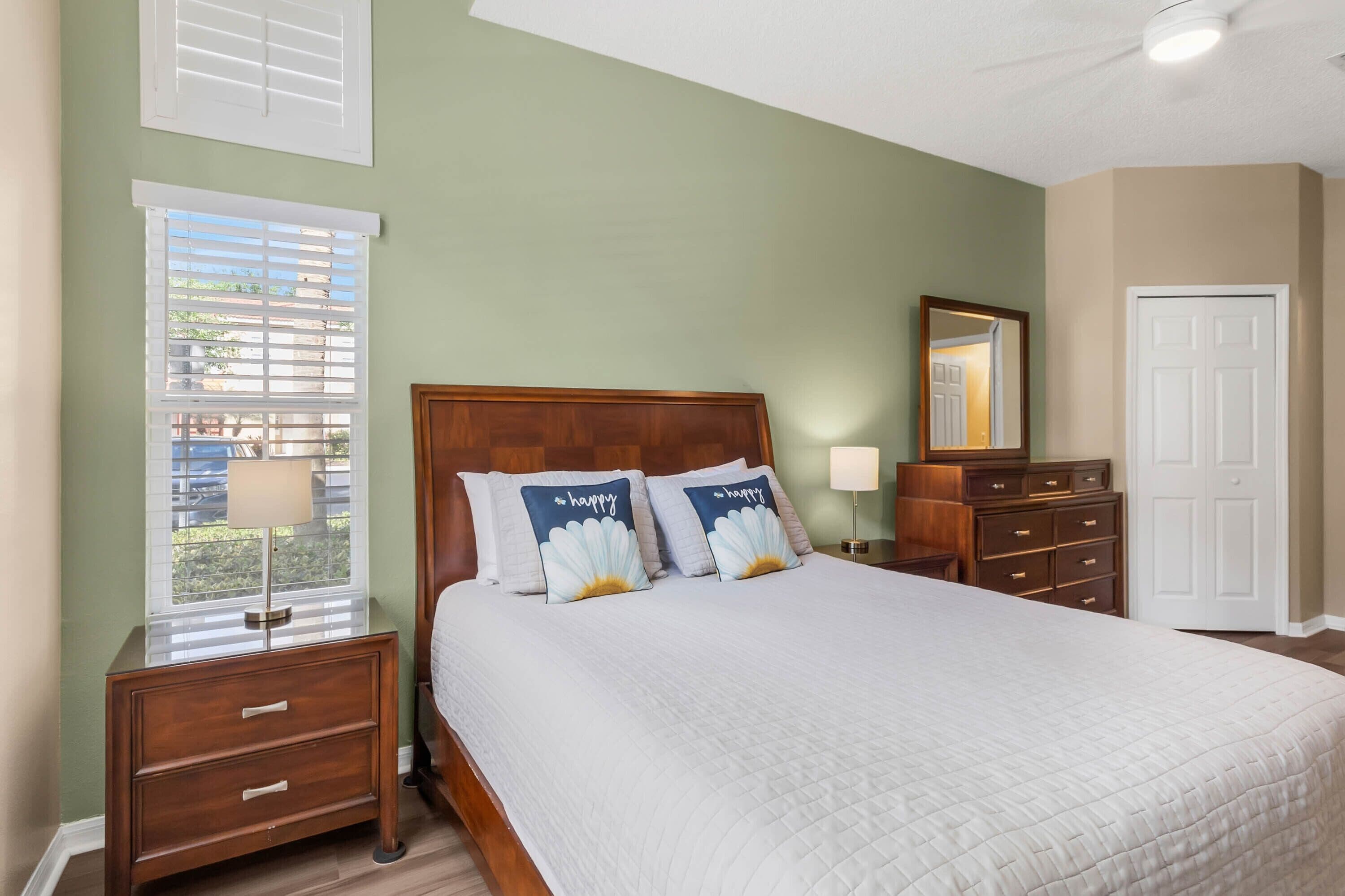 4 bedrooms, iron/ironing board, WiFi, bed sheets