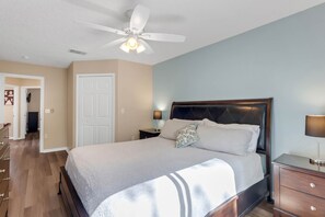 4 chambres, fer et planche à repasser, Wi-Fi, draps fournis