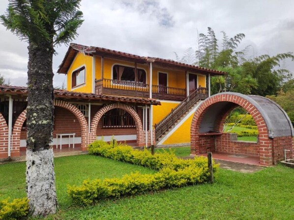 Front of property - Suite Gold Alto De Sion (El Peñol)