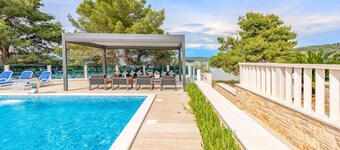 Awesome apartment in Mrljane