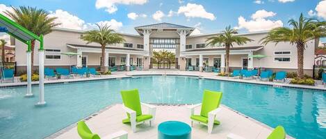 Een verwarmd zwembad