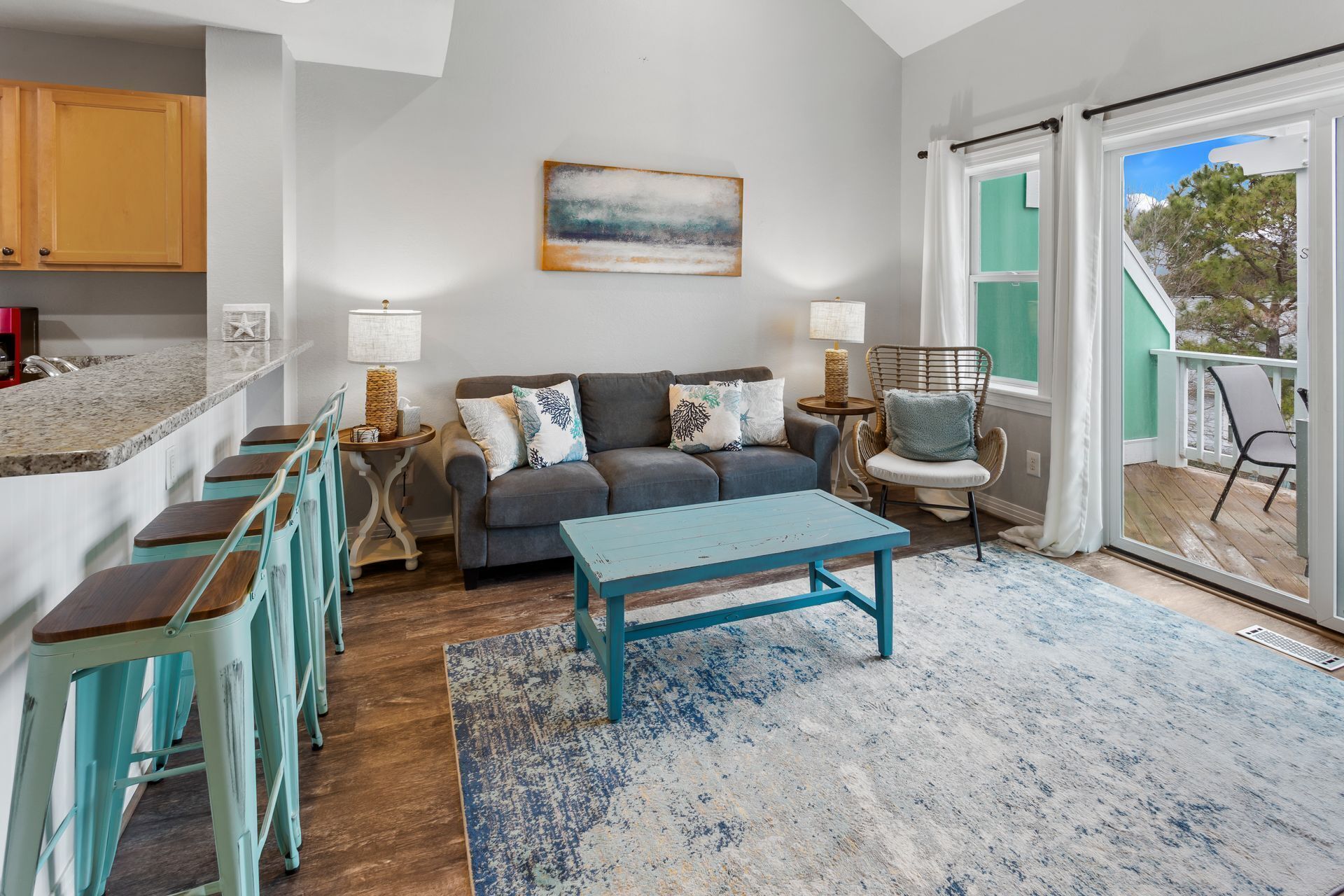 Télévision, cheminée, baby-foot