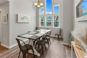 Dining - CC302E Emerald Shores * Pool/Lazy River/Splash Pad (Kill Devil Hills)