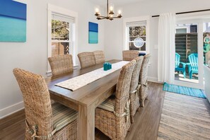 Dining - Luxury OBX 3BR, Private Hot Tub, Near the Beach (Corolla)