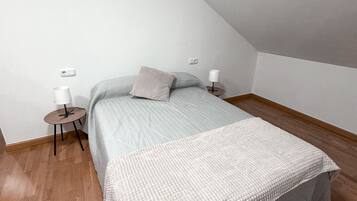 4 bedrooms, blackout curtains, iron/ironing board, free WiFi