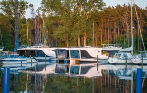 Marina - Gorgeous ship in Sagard with sauna (Sagard)