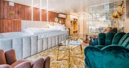 Gorgeous ship in Sagard with sauna