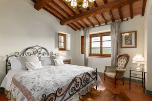 2 soverom, strykejern/-brett, wi-fi (inkludert) og sengetøy