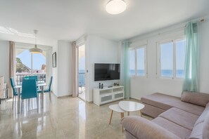 TV - Apartment 'Cielo Y Mar' with Sea View, Private Terrace and Wi-Fi (Almuñécar)