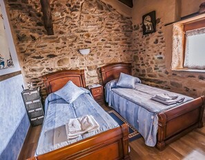 5 slaapkamers, een strijkplank/strijkijzer, gratis wifi, beddengoed