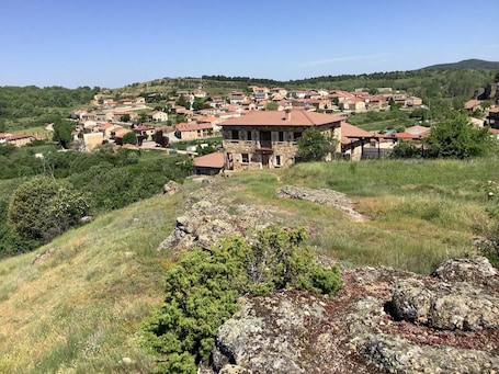 Exterior. Casa Rural Roblegordo: Large Country House with Mountain Views and Terrace