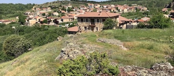 Ferienwohnung "Casa Rural Roblegordo" mit Bergblick, privater & gemeinsamer Terrasse