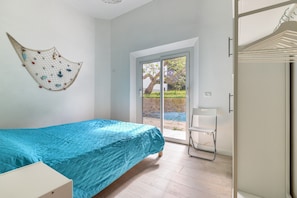 2 bedrooms, iron/ironing board, free WiFi