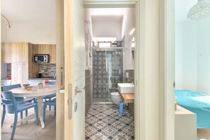 2 عدّة غرف نوم ومكواة/لوح كي وواي فاي مجانًا