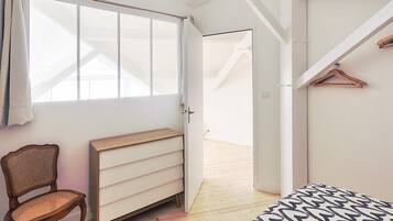 2 chambres, fer et planche à repasser, Wi-Fi gratuit, draps fournis