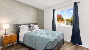 1 間睡房、書桌、熨斗/熨衫板、Wi-Fi