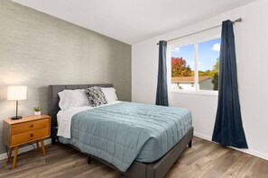 1 bedroom, desk, iron/ironing board, WiFi