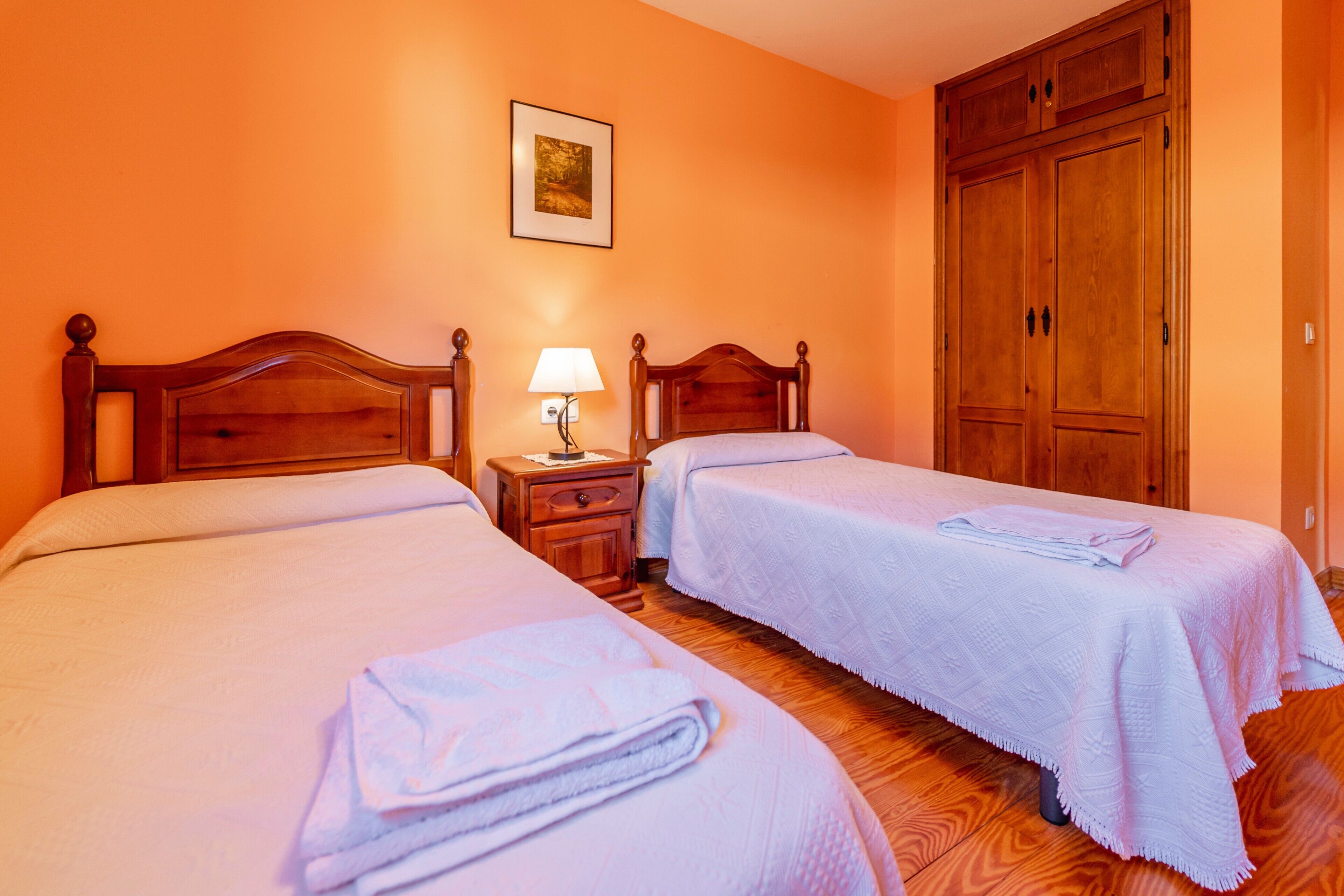 4 bedrooms, WiFi, bed sheets