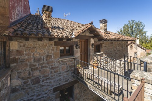 Chalet 'Casa Rural Las Hoyas I' with Mountain View