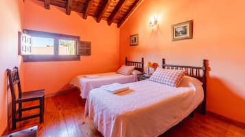 4 bedrooms, WiFi, bed sheets