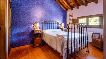 4 室のベッドルーム、WiFi、ベッドシーツ