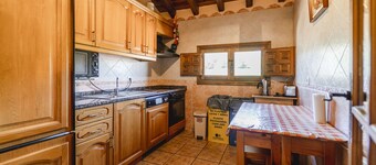 Chalet 'Casa Rural Las Hoyas Ll' with Mountain View