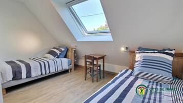 2 slaapkamers, een strijkplank/strijkijzer, gratis wifi, beddengoed