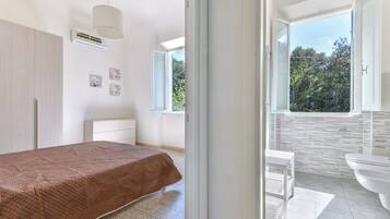 3 camere, ferro/asse da stiro, Wi-Fi gratuito