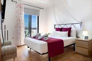 3 habitaciones, tabla de planchar con plancha y wifi gratis 