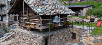 Chalet 'Casa Girod - Rascard' with Mountain View, Private Garden and Wi-Fi