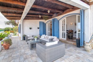 Terrace/patio - 'Villa Sara' with Private Pool, Wi-Fi and Air Conditioning (Sorso)