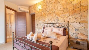 5 室のベッドルーム、アイロン / アイロン台、WiFi (無料)、ベッドシーツ