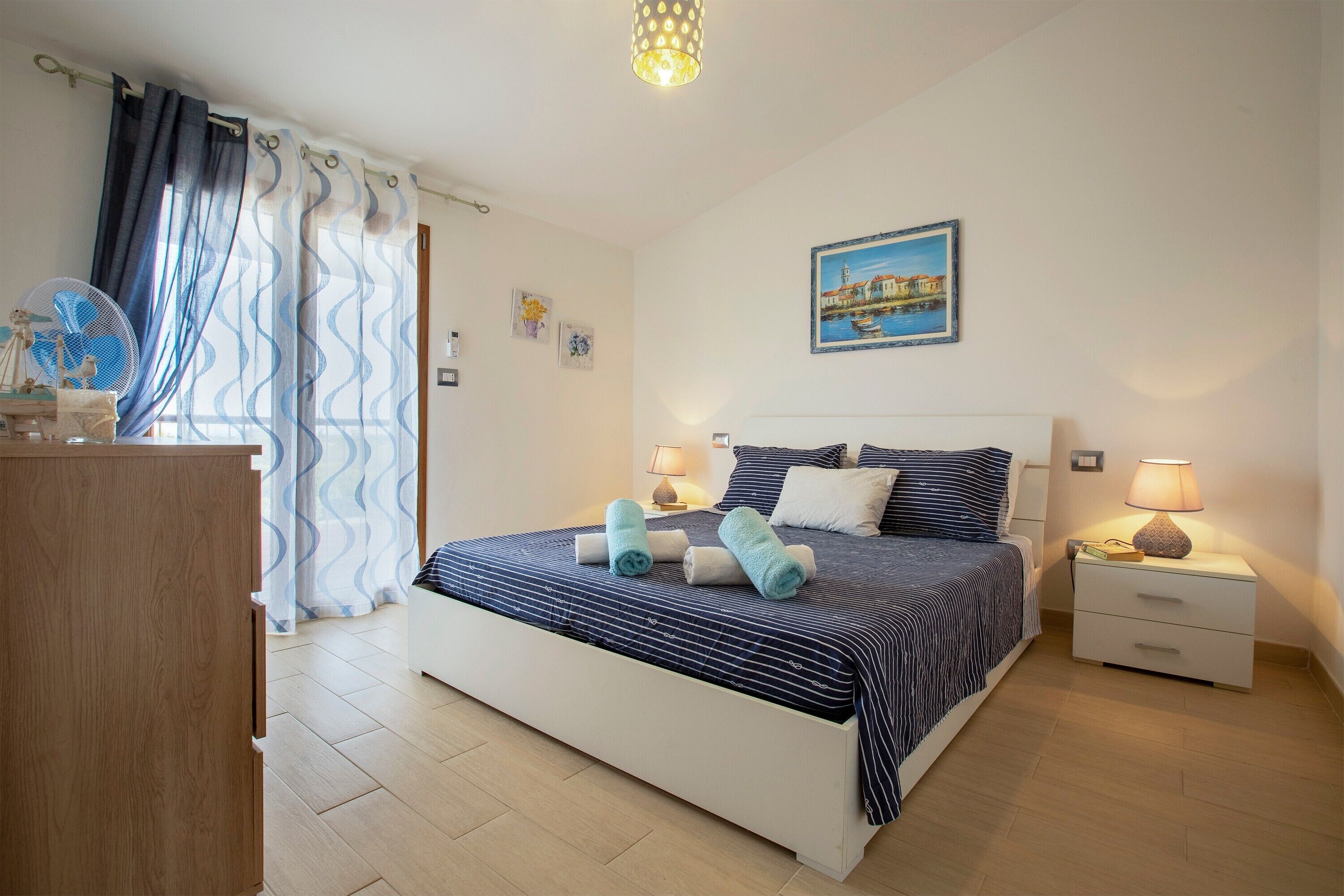 5 bedrooms, iron/ironing board, free WiFi, bed sheets